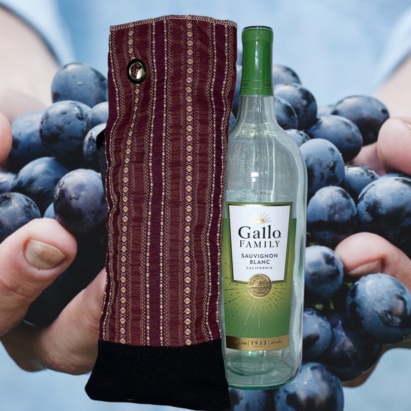 Wine Bottle Fabric Gift Bag With Fabric Ribbon for Tying - Picture 1 of 12